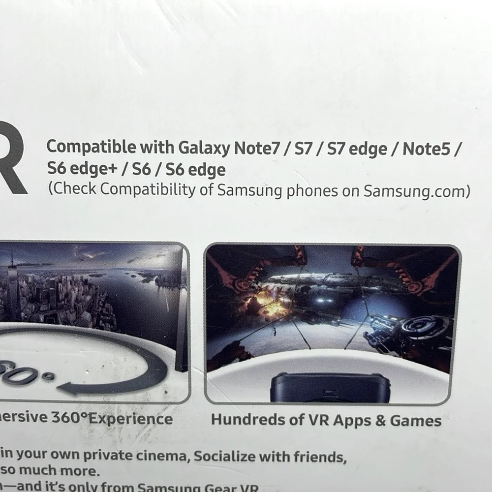Samsung Black Smartphone VR Headset